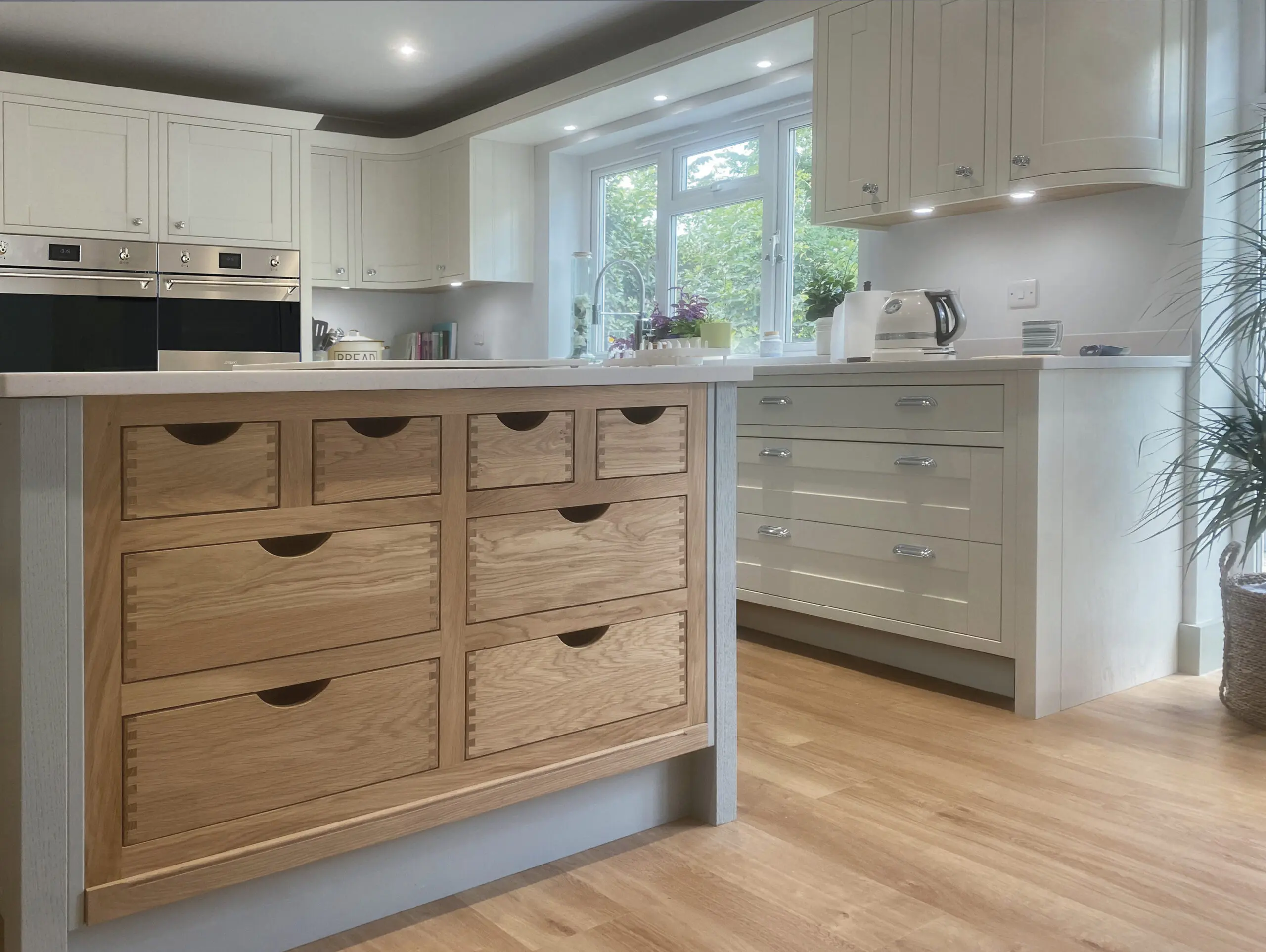 Oak dovetail drawers in a Bagshots bespoke kitchen